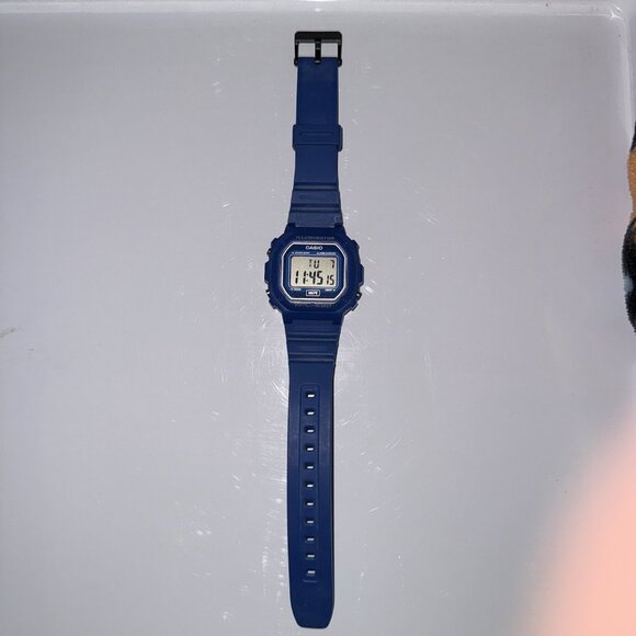 Casio Illuminator Blue Water Resist Digital Watch F108WH - Picture 5 of 7